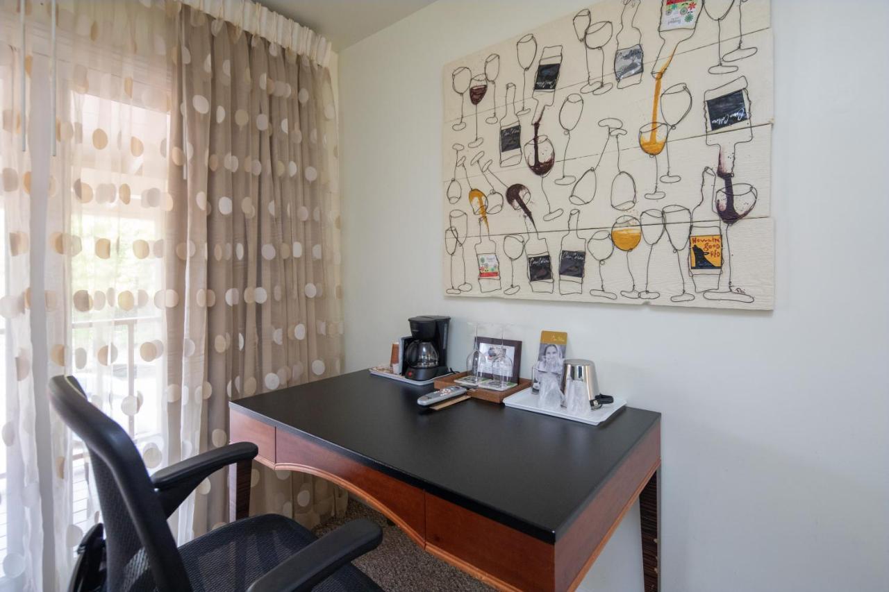 The Vendange Carmel Inn & Suites Kültér fotó