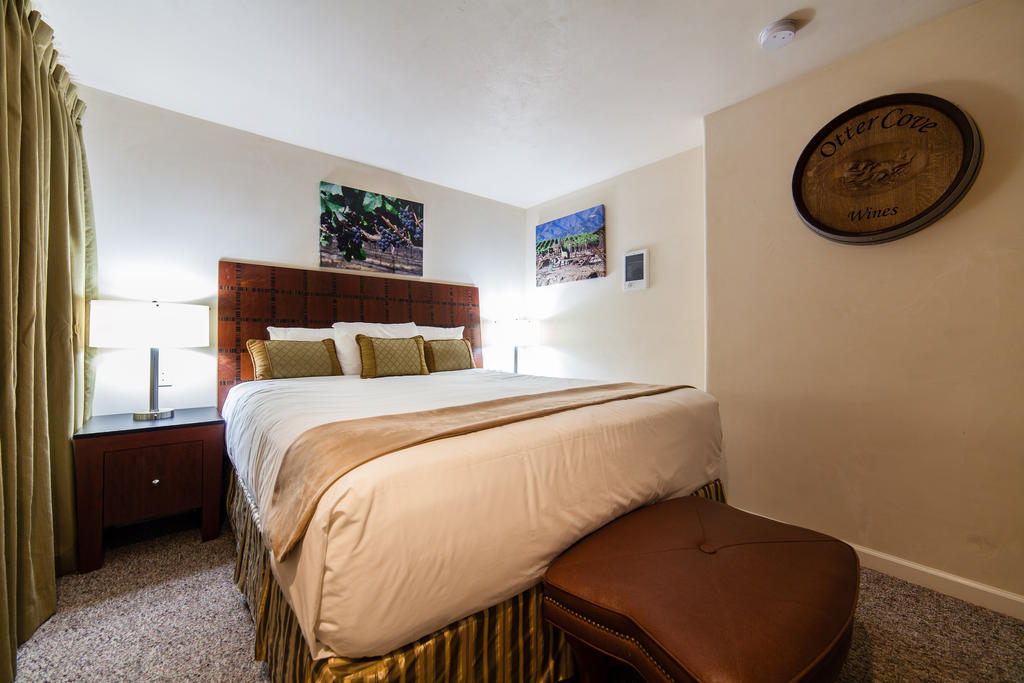 The Vendange Carmel Inn & Suites Szoba fotó