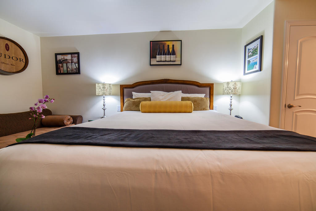The Vendange Carmel Inn & Suites Szoba fotó