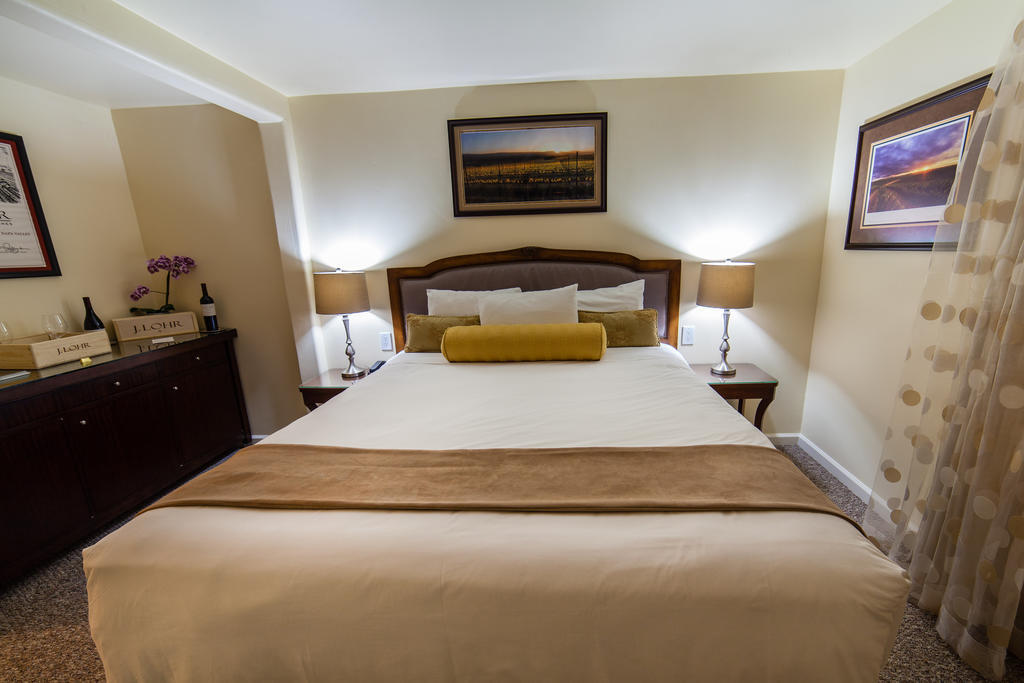 The Vendange Carmel Inn & Suites Szoba fotó