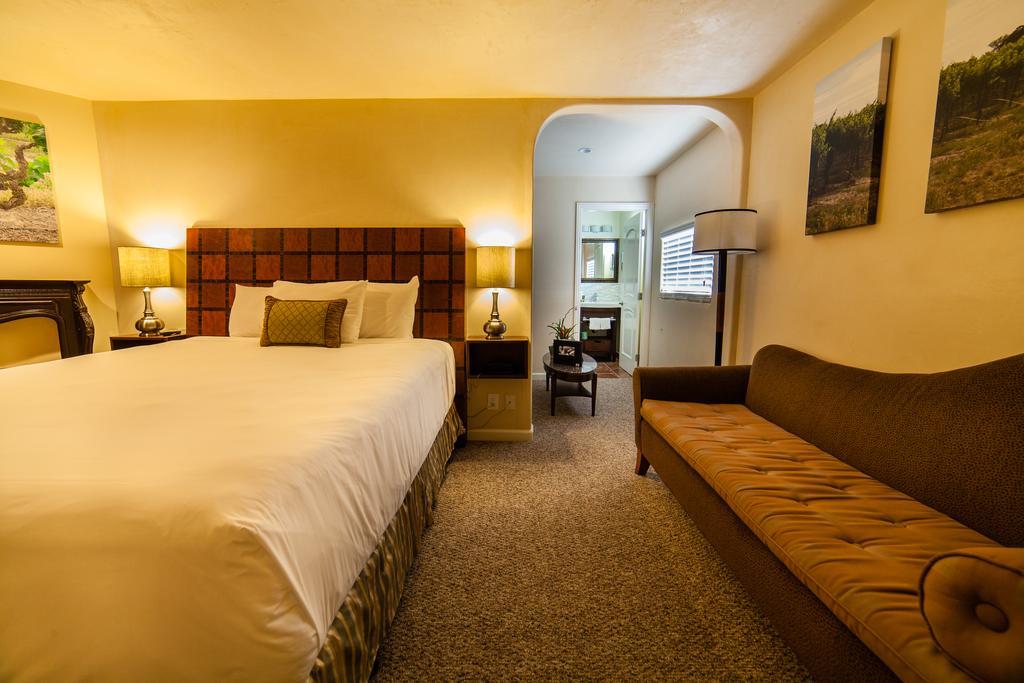 The Vendange Carmel Inn & Suites Szoba fotó